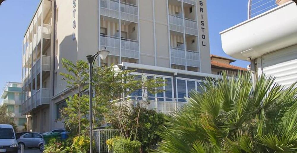 Hotel Bristol
