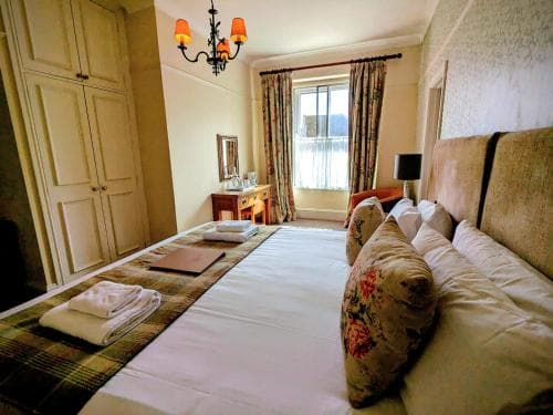 George Hotel