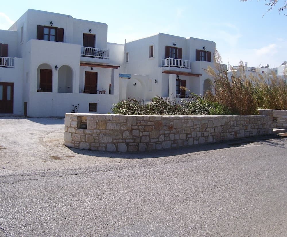 Hotel Roussos Beach