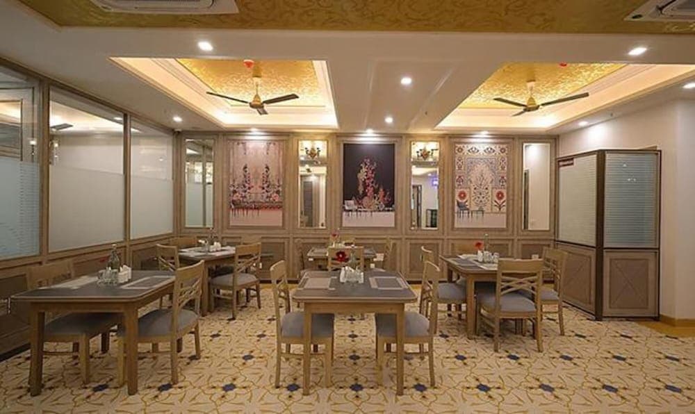 Fabhotel Prime Hampton By Ics