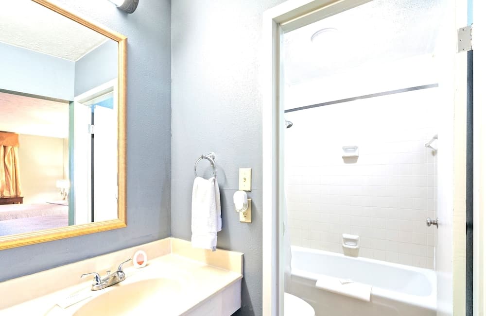 Williamsburg Suites