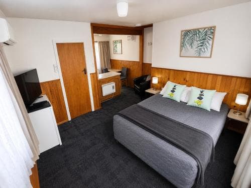 Forest Peak Motel