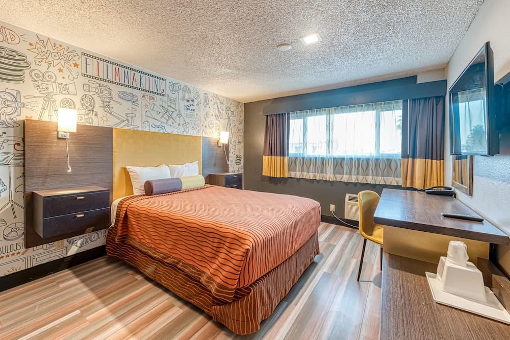 La Mirage Inn - Hollywood