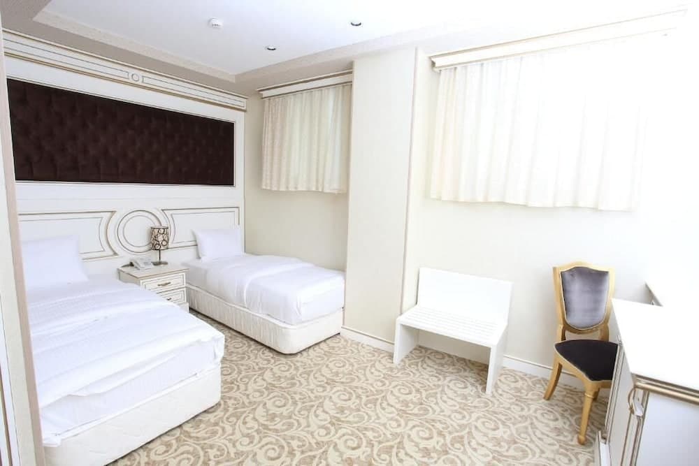 Opera Hotel