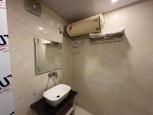 Fabhotel Js Pearl