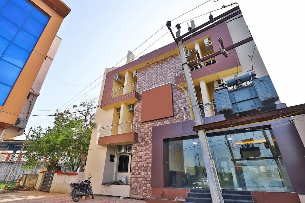 Hotel Daksh