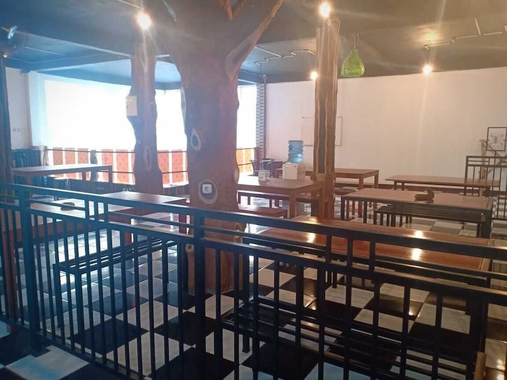 Coconut Hotel - Hostel