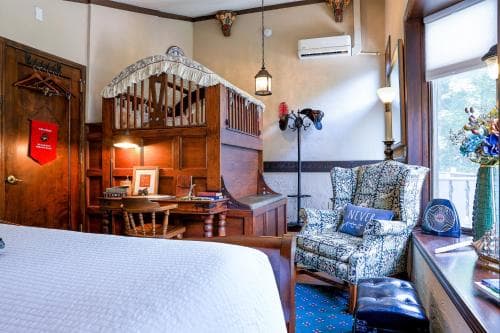Stone Chalet Bed & Breakfast Inn