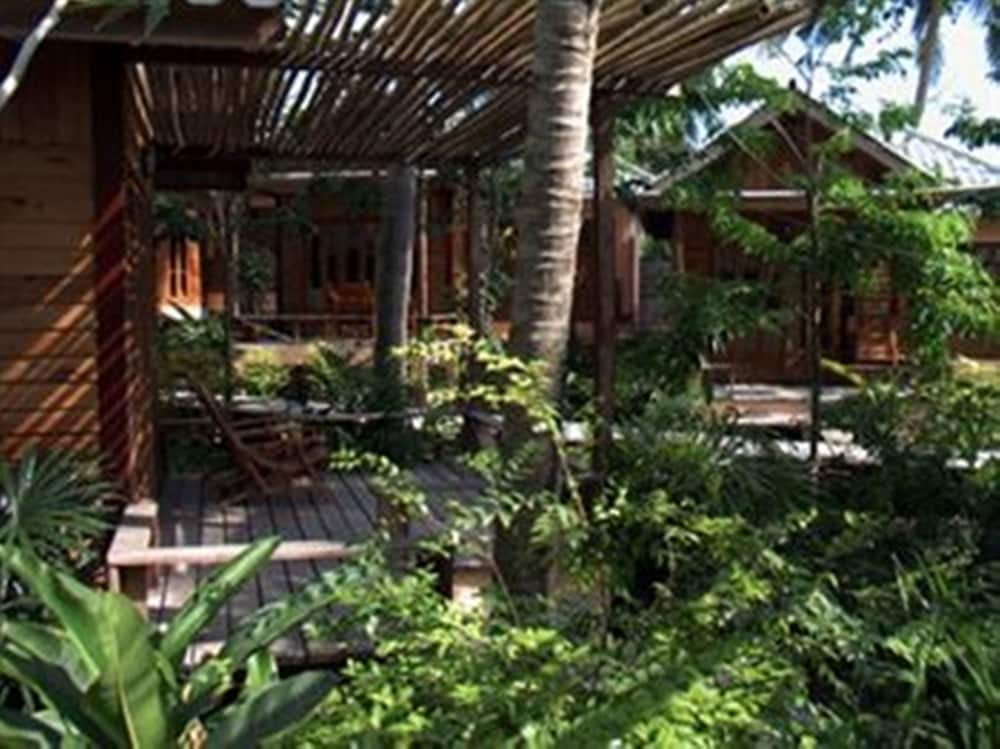 Sunset Cove Resort