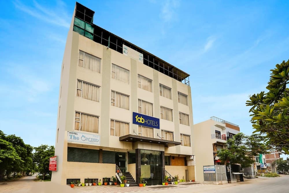 Fabhotel Orchid