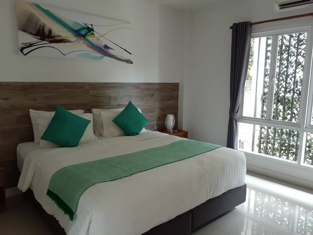 Phangan Akuna