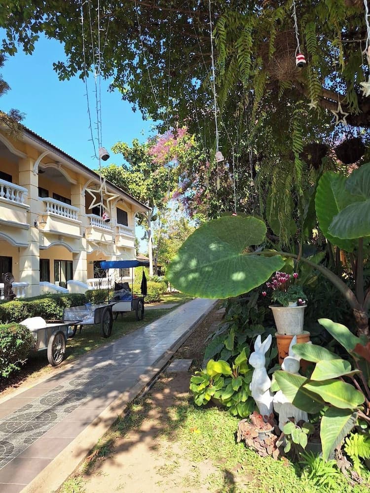 Park & Pool Resort