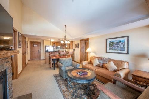 Chateaux Condominiums by Crested Butte Lodging