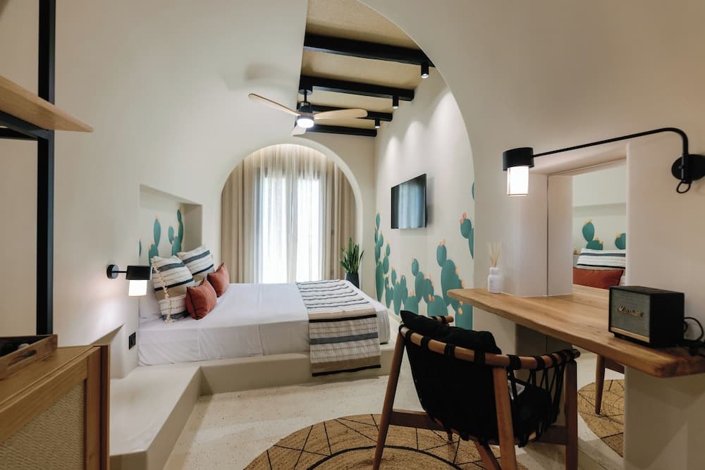 Artemis Hotel