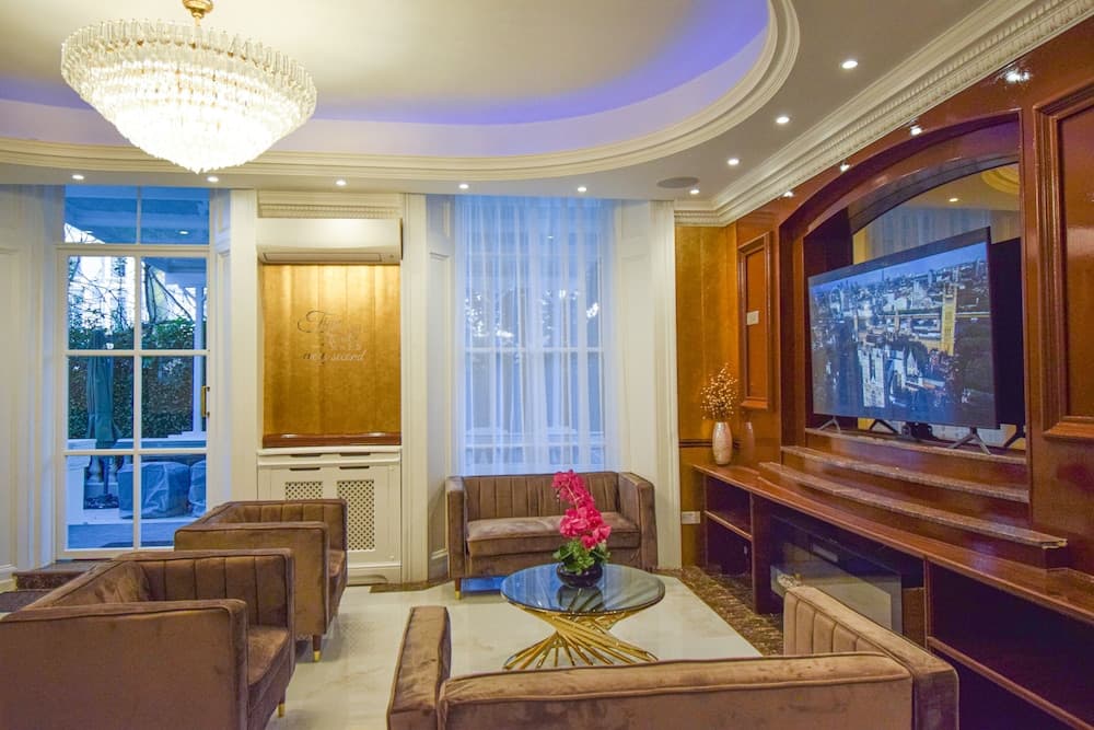 Pembridge Palace Hotel