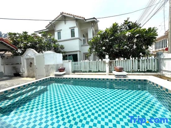 Warisa Garden Pool Villa