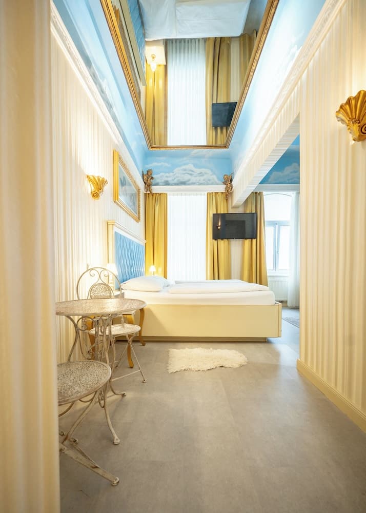 Hotel Urania
