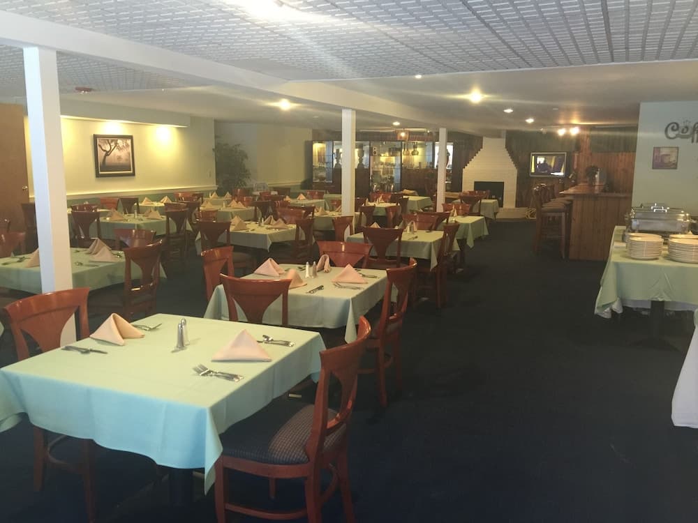 Mountaineer Inn