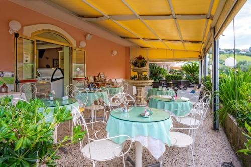 Hotel Villa Elena