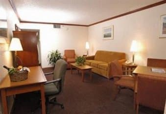Boulder Outlook Hotel & Suites
