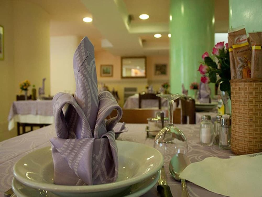 Hotel Monica