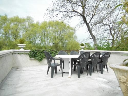 Les Bains Bed & Breakfast