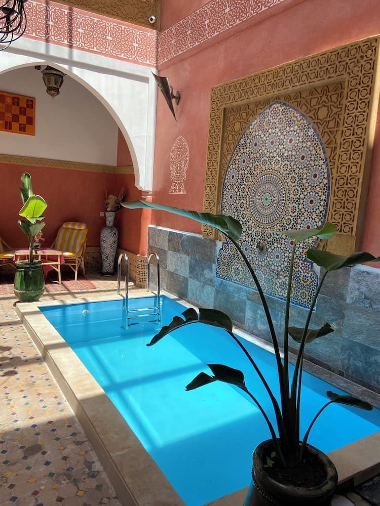 Riad Losra