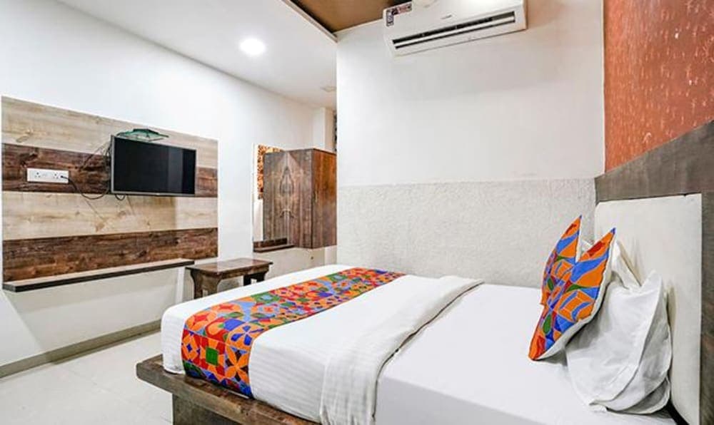 Fabhotel Royal City