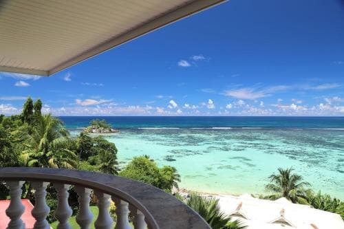 Au Fond de Mer View