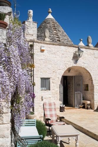 16 Trulli