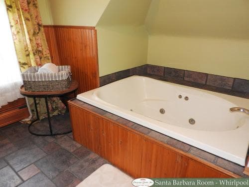 Champaign Garden Inn