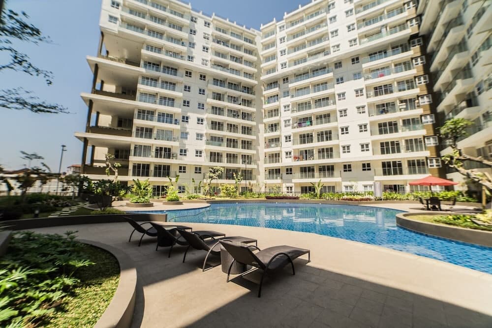 Relaxing 2BR at Gateway Pasteur Apartment By Travelio