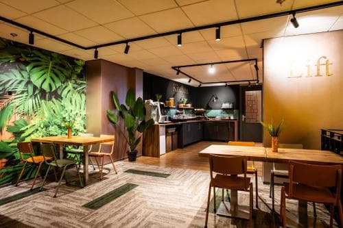 Bud Gett Hostels