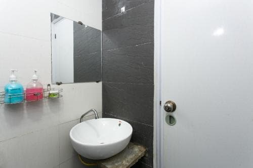 D-Green Hostel