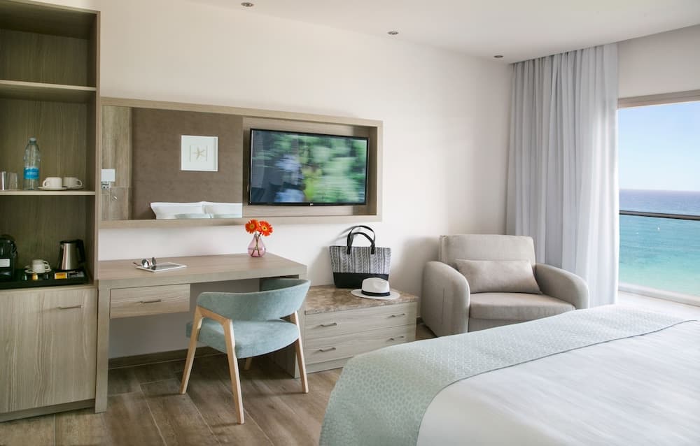 Asterias Beach Hotel