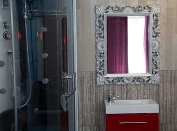 Lux Suites