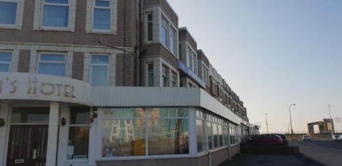 Sinatras Hotel