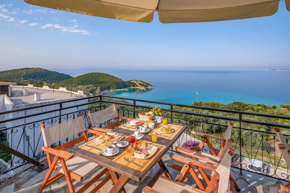 Arilla Beach Hotel