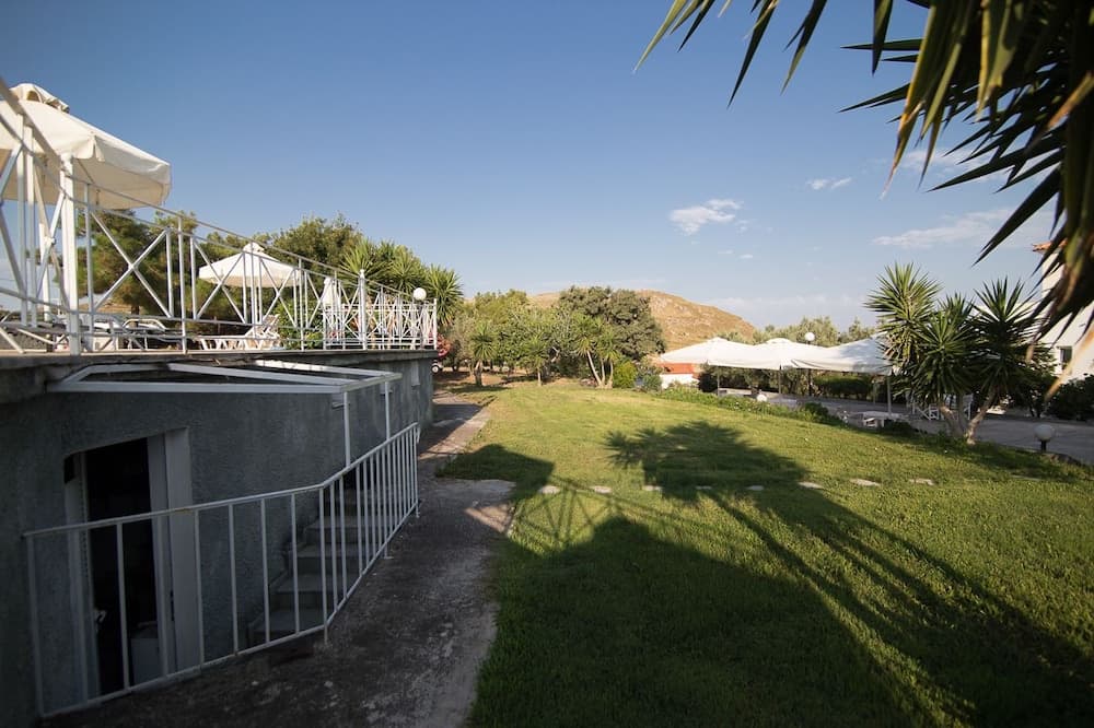 Akti Hotel