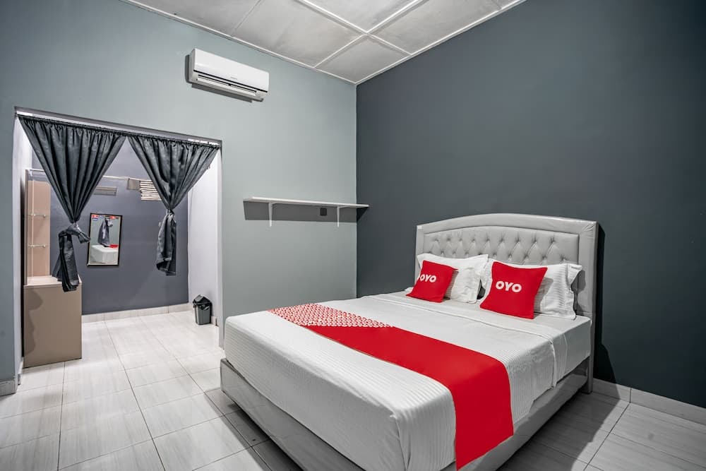 SUPER OYO Gandaria Guest House Near Masjid Raya Sumatera Barat