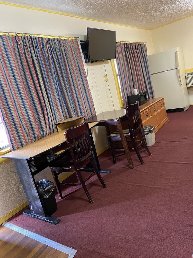 Madill Inn