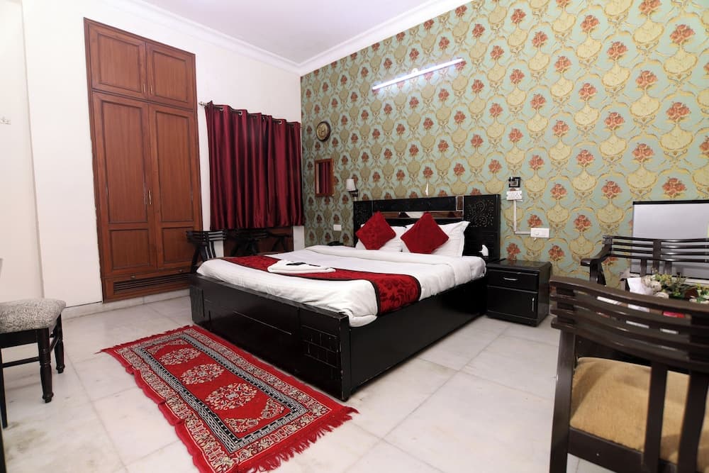 Hotel Ashray Noida