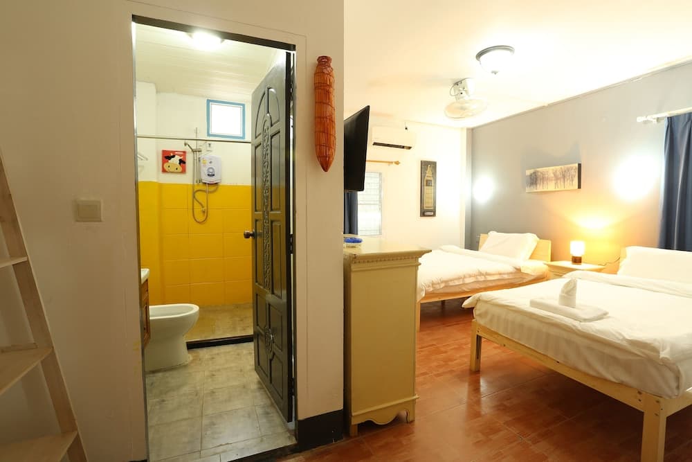 1m Hotel