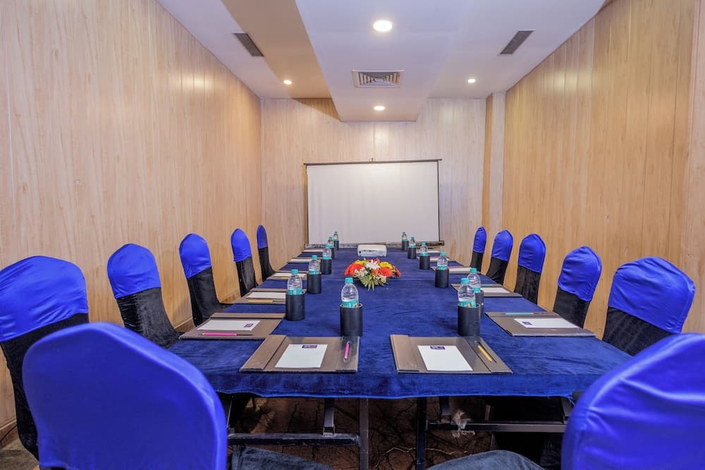 Hotel Di Arch Lucknow