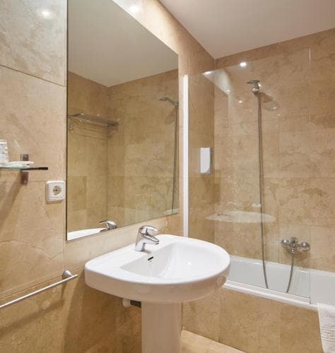 Iraipe Logrono Hotel