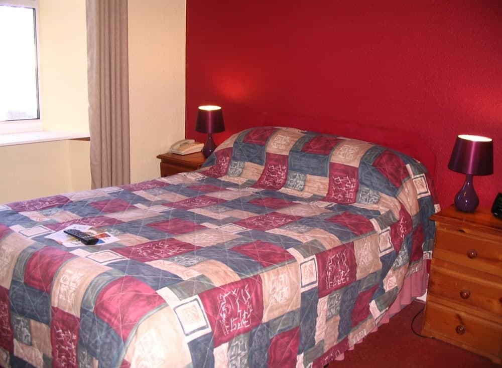 Marine Hotel