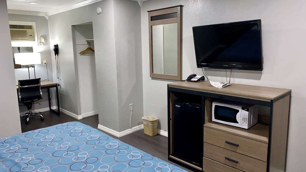 Budget Host Inn