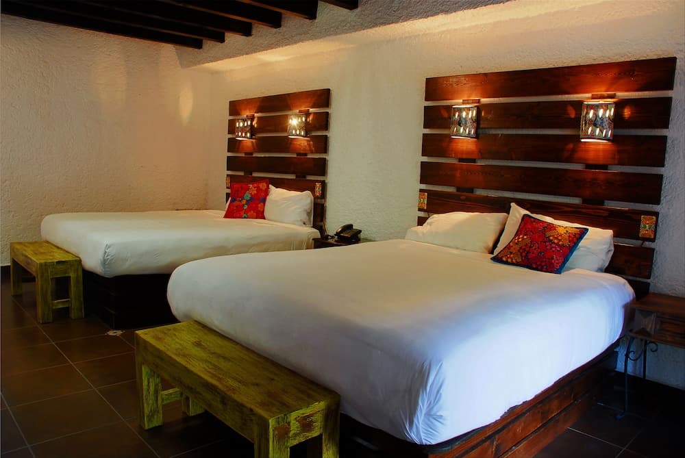 Las Rocas Resort And Spa