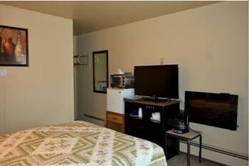 Two Rivers Inn East