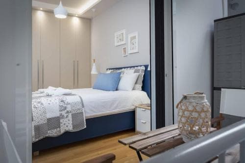 Central, Quiet, Cozy, Very Clean Private Apartment close to Acropolis